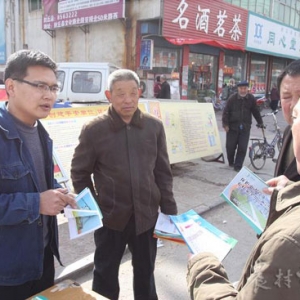 河南省封丘县电业局：电力普法 利国利民（图）