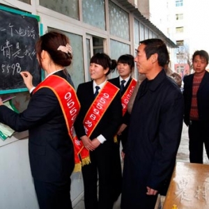 郏县供电公司：真情服务社区行（图）