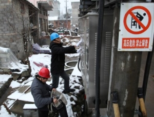 浙江天台县：电力抢修新年第一场雪