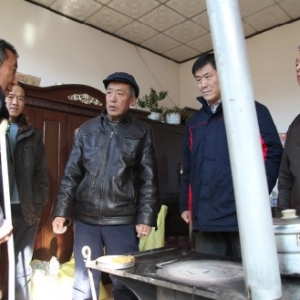 武乡县供电公司“三解三促”帮扶困难群众受称赞