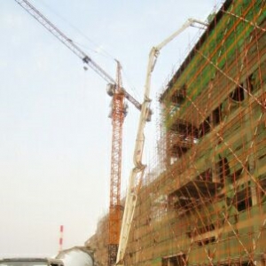 泰安2×350MW热电联产机组烟气脱硫工程工艺楼结构顺利到顶