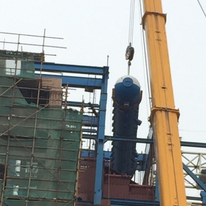 安徽电建二公司承建的扬州市生活垃圾焚烧发电项目二期工程汽包顺利吊装