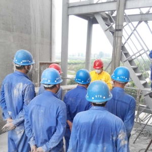 阜阳华润电厂圆满完成#2粗灰库内部积灰清理工作