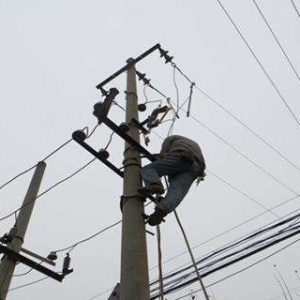 凤翔供电分公司城区供电所应对断线故障抢修获点赞