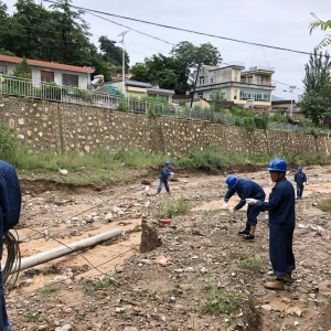 暴雨无情降灾害、供电抢修传真情！