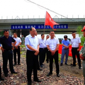 市委书记：各单位要向供电公司学习！